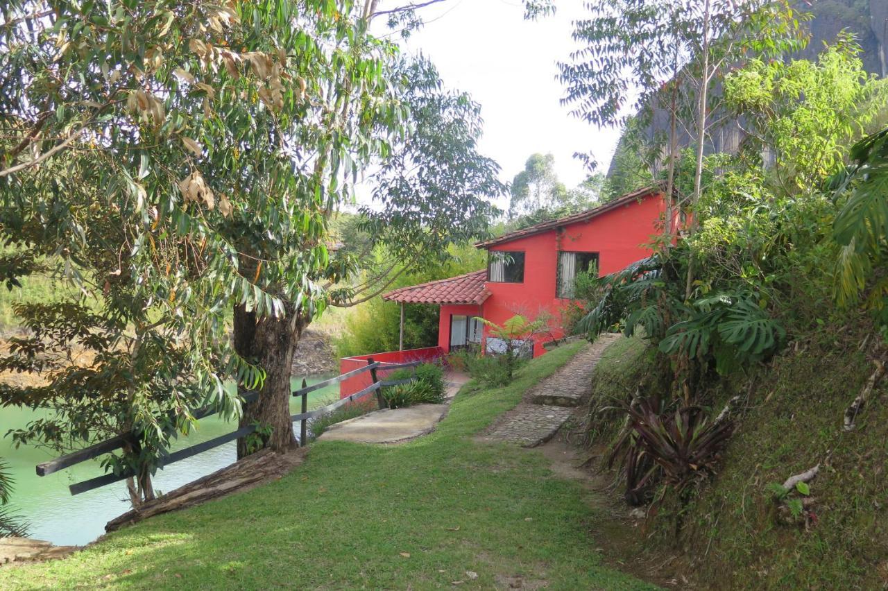 Ecolodge Bahia Del Penon Guatapé Екстериор снимка