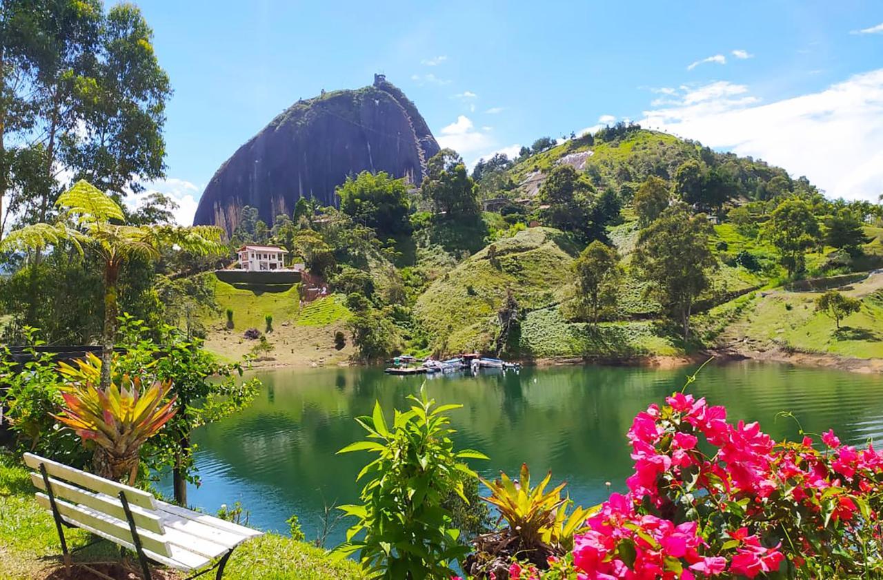 Ecolodge Bahia Del Penon Guatapé Екстериор снимка