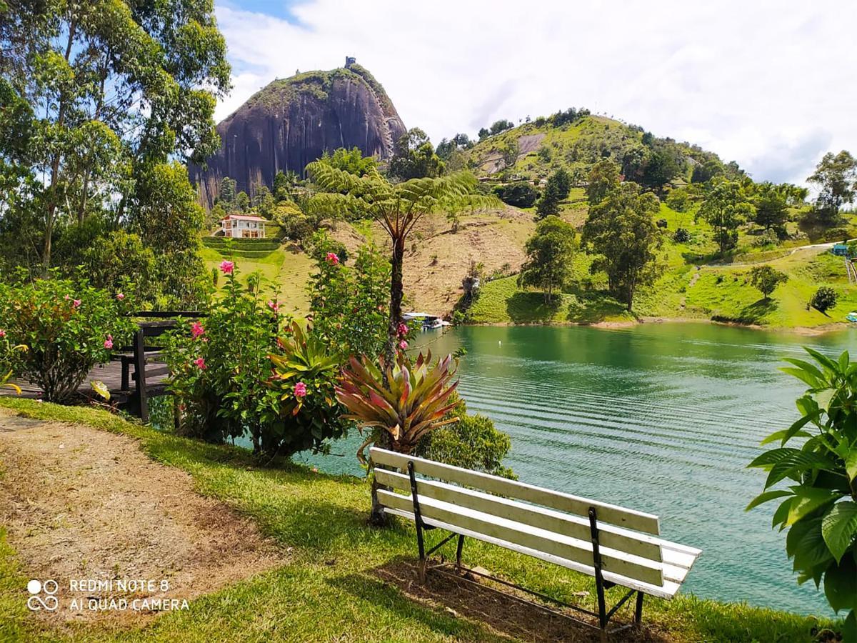 Ecolodge Bahia Del Penon Guatapé Екстериор снимка
