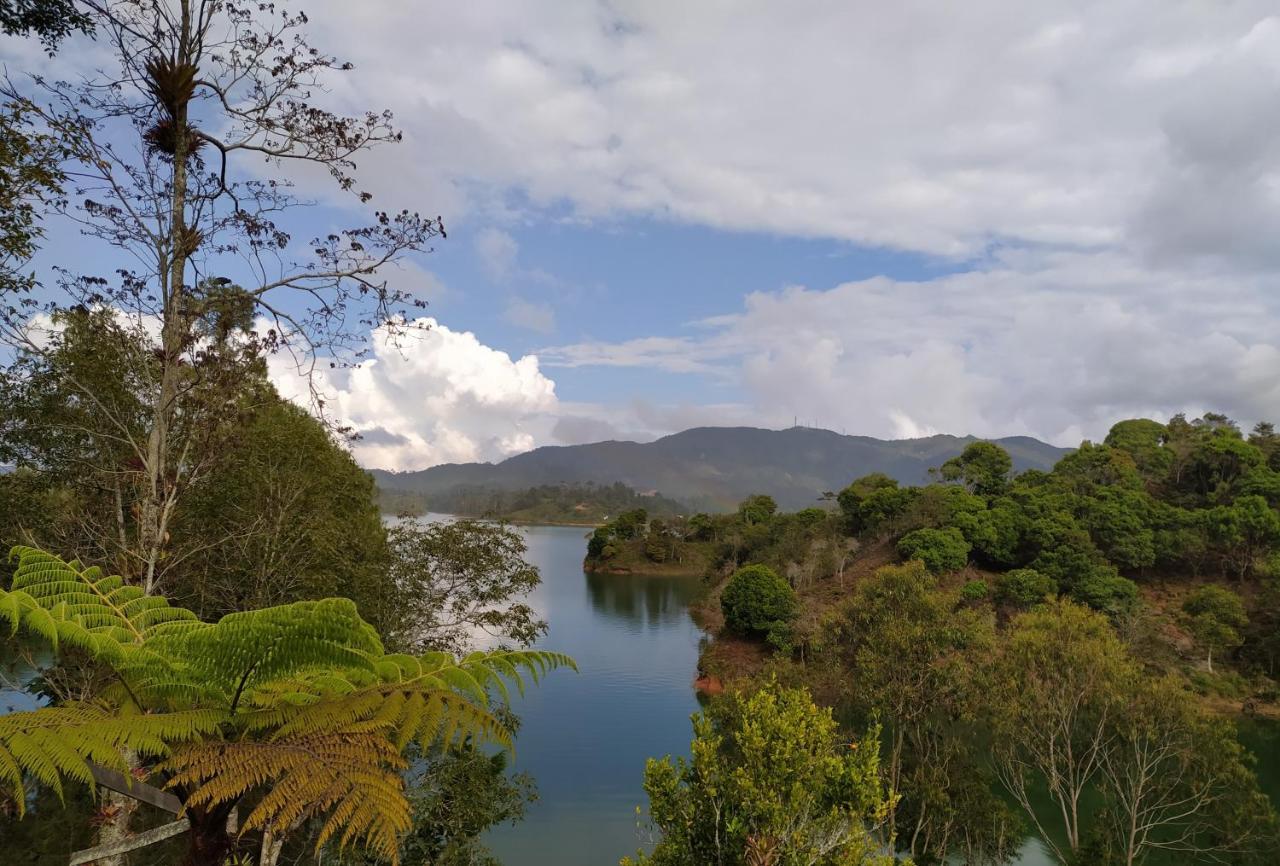 Ecolodge Bahia Del Penon Guatapé Екстериор снимка