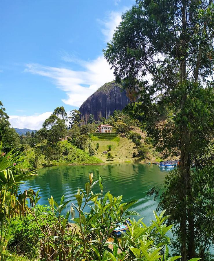 Ecolodge Bahia Del Penon Guatapé Екстериор снимка
