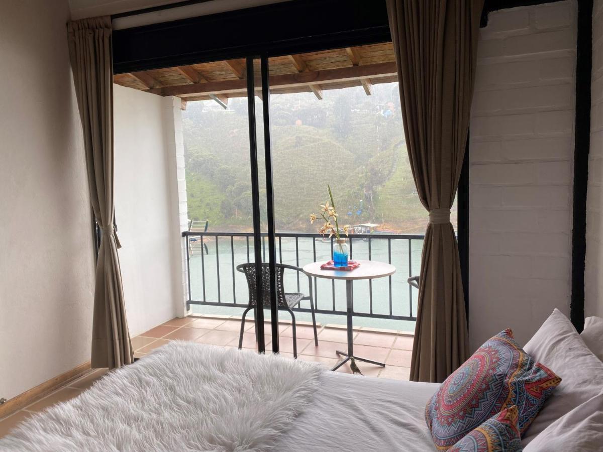 Ecolodge Bahia Del Penon Guatapé Екстериор снимка