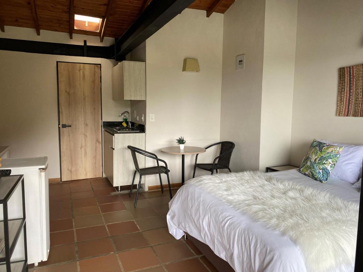 Ecolodge Bahia Del Penon Guatapé Екстериор снимка