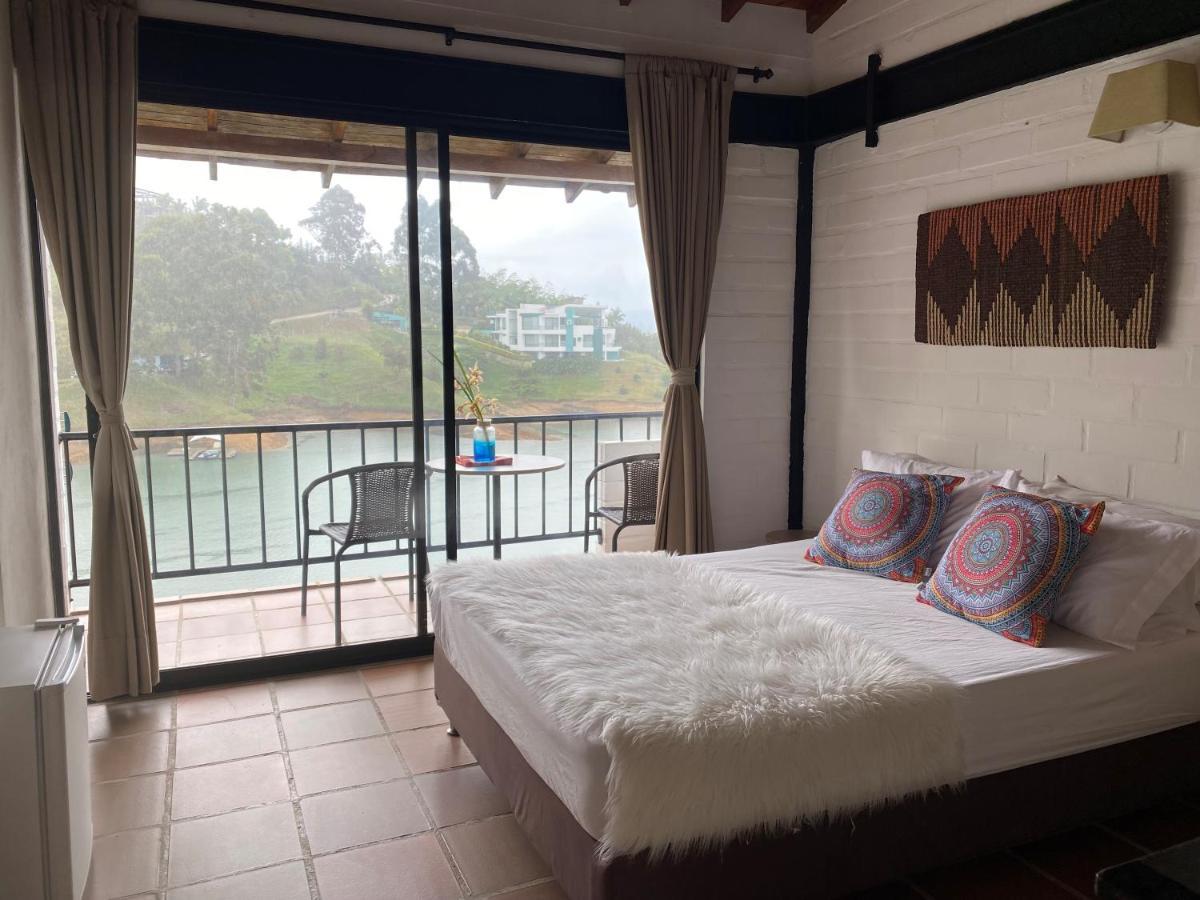 Ecolodge Bahia Del Penon Guatapé Екстериор снимка