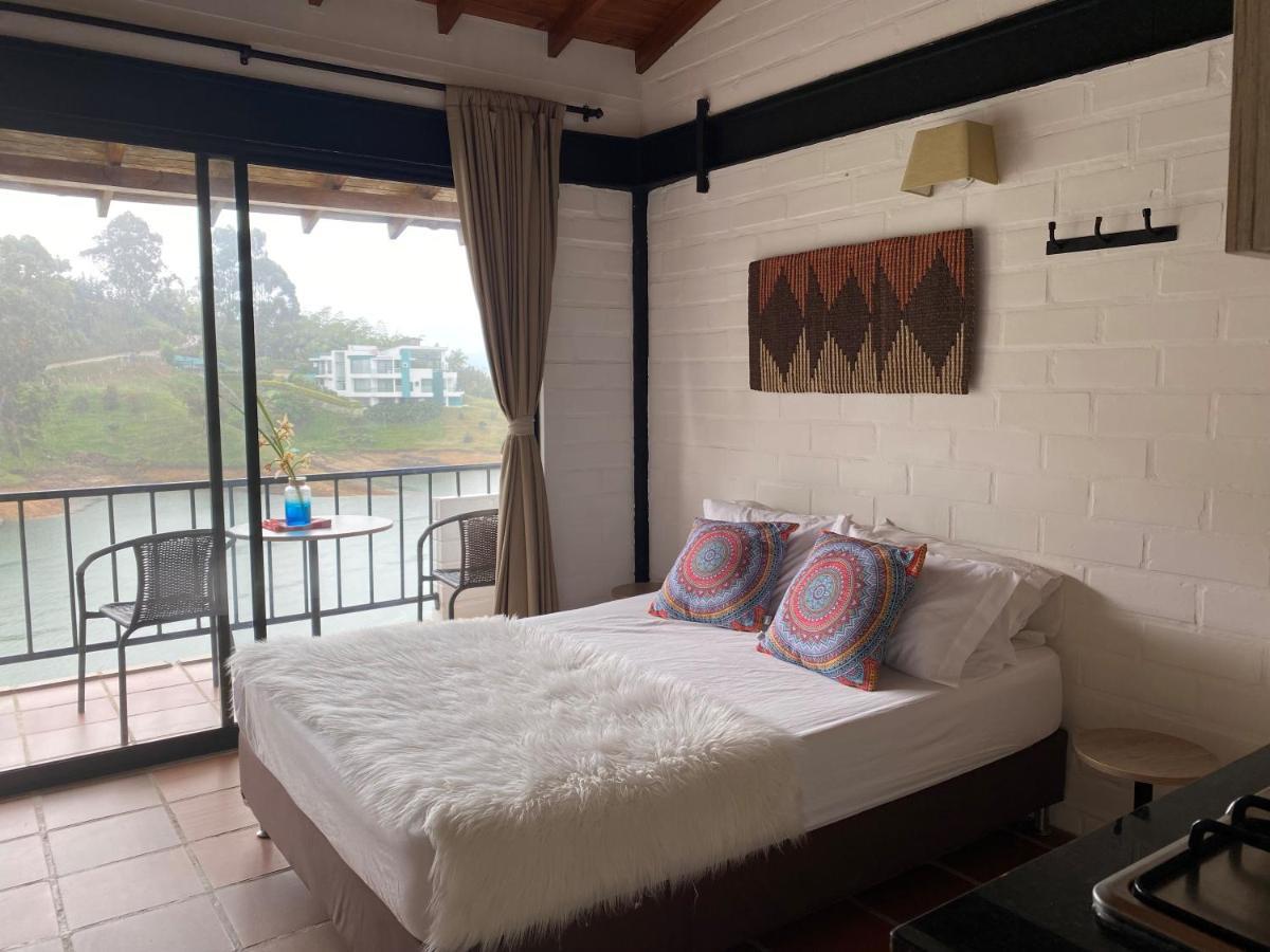 Ecolodge Bahia Del Penon Guatapé Екстериор снимка