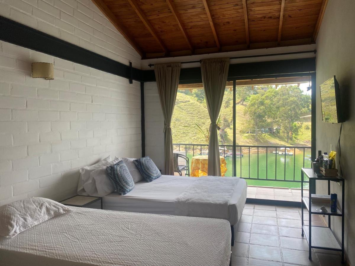 Ecolodge Bahia Del Penon Guatapé Екстериор снимка