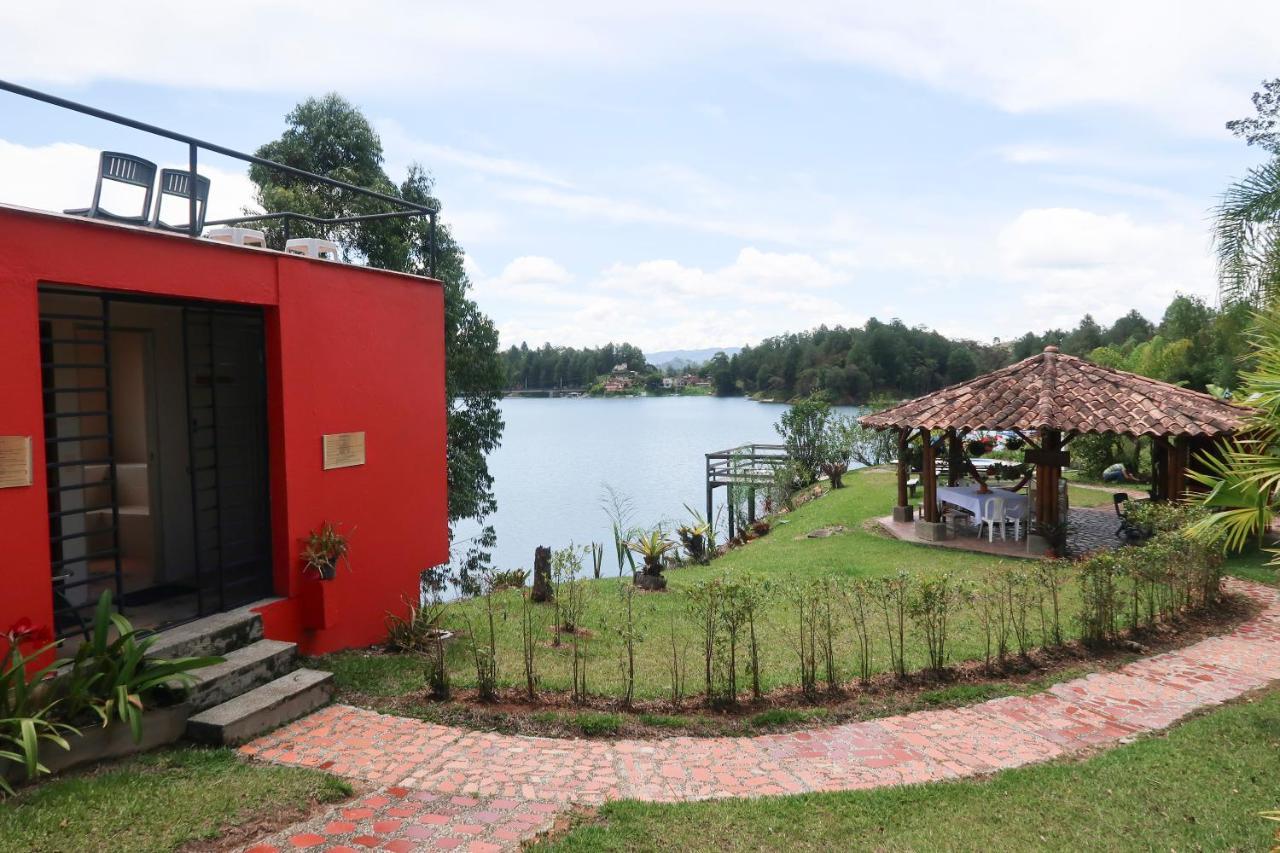 Ecolodge Bahia Del Penon Guatapé Екстериор снимка