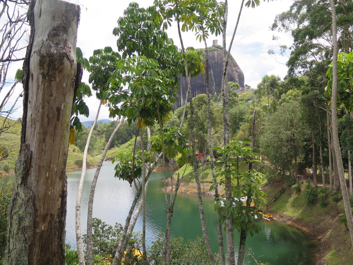 Ecolodge Bahia Del Penon Guatapé Екстериор снимка