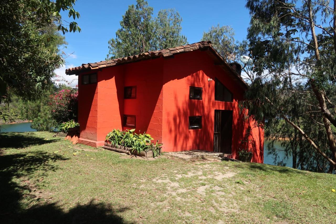 Ecolodge Bahia Del Penon Guatapé Екстериор снимка