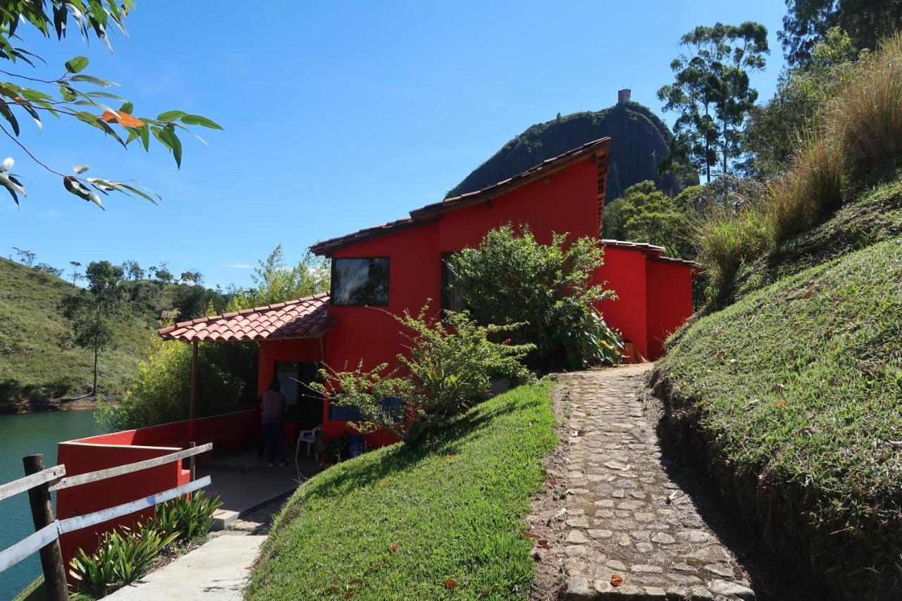 Ecolodge Bahia Del Penon Guatapé Екстериор снимка