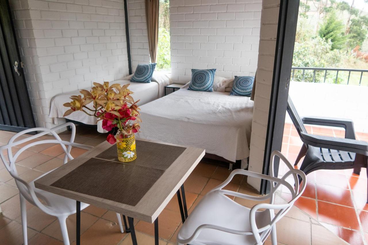 Ecolodge Bahia Del Penon Guatapé Екстериор снимка