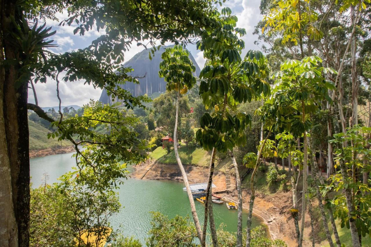 Ecolodge Bahia Del Penon Guatapé Екстериор снимка