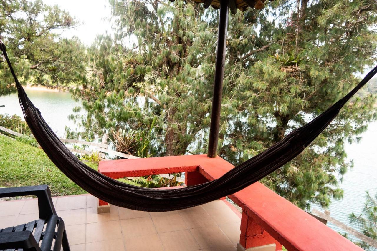 Ecolodge Bahia Del Penon Guatapé Екстериор снимка